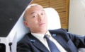 黄渤回家拍戏累也开心 新片《无人区》变光头的哥