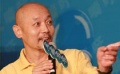 葛優(yōu)新造型宣傳《氣喘吁吁》 稱學英語臨時抱佛腳
