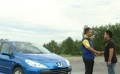 維嘉扮汽車銷售 顧客現(xiàn)場享受漂移快感
