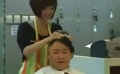 陣容空前強(qiáng)大笑聲不絕于耳 理發(fā)店內(nèi)進(jìn)行爆笑整蠱