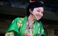 闫妮“三枪”牺牲色相 卖力演出疯狂恶搞毁容