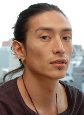 伊勢谷友介