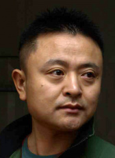 赵崼