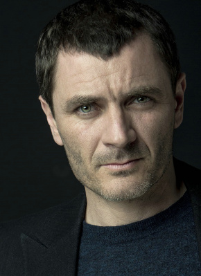 亚历克斯·布伦德穆尔