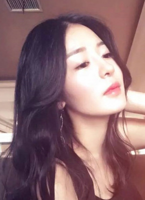 秦佳