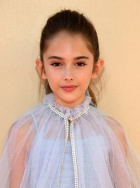 茱莉亚·巴特斯