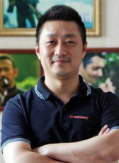 張彤