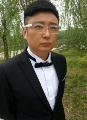 易勇名