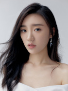 張?jiān)?>
                            </a>
                            <div   id=