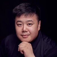 李伟