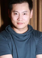 王彤