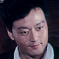 劉育華