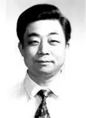馮健男