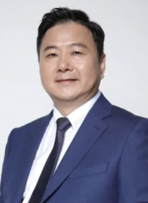 周雄
