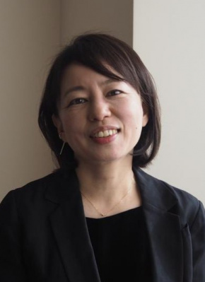 冢原亚由子