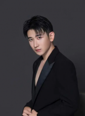 李佳桐
