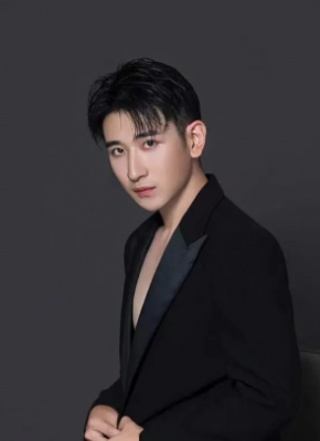 李佳桐