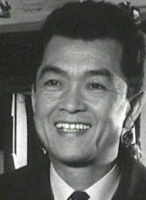 大坂志郎