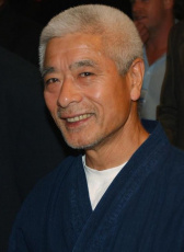 伊川東吾