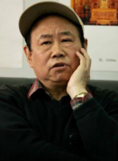 李龍?jiān)? width=