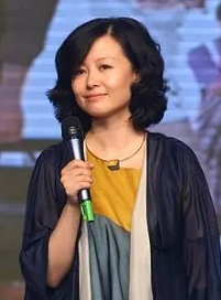 李虹