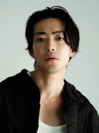 大东骏介
