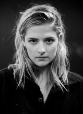 路易莎·雅格布森