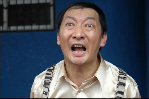 台湾艺人九孔为演《疯狂的赛车》吃蟑螂_内