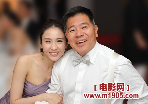 黎姿公布与富豪 马延强 结婚照 两人已赴澳洲准