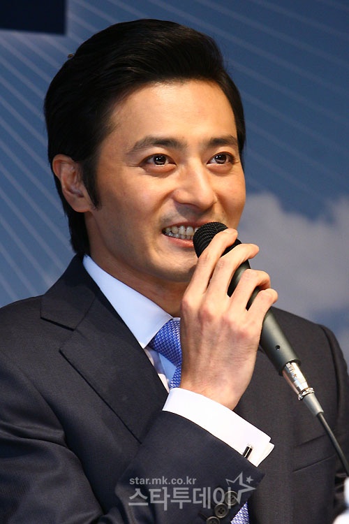 张东健四年后推出新片演绎史上最年轻的总统