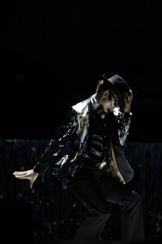 Rain悼念杰克逊带礼帽跳舞 华丽舞姿似天王再