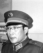 李雪健