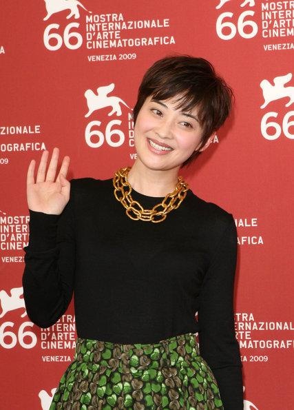 梅婷赞姜文会疼女人 心情淡定谈片中全裸戏份