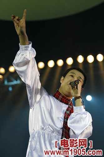 竟把活蹦乱跳的小沈阳给说出车祸死了