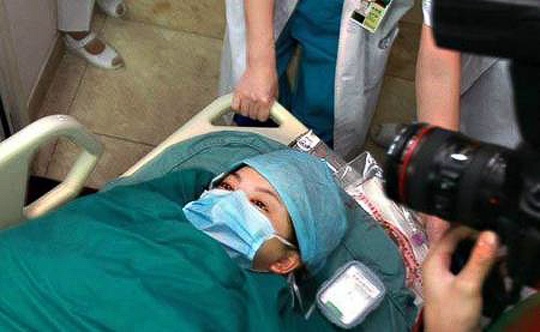 李湘生女孩名字暂未定 老公王岳伦激动喜极而