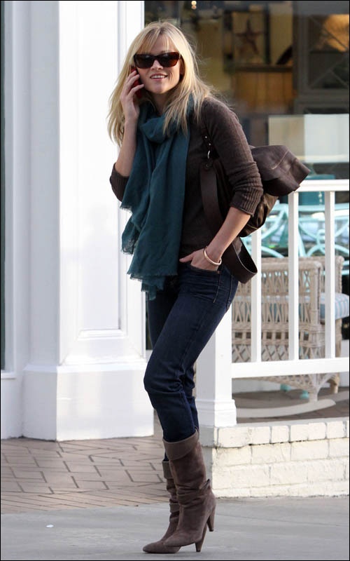 瑞茜·威瑟斯彭最新街拍出炉