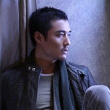 胡兵為GUCCI拍時(shí)尚大片