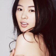 童瑤嬌美綻放純情寫真