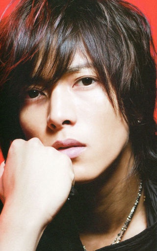 山下智久香港夜店照曝光 粉丝称偶像形象被破