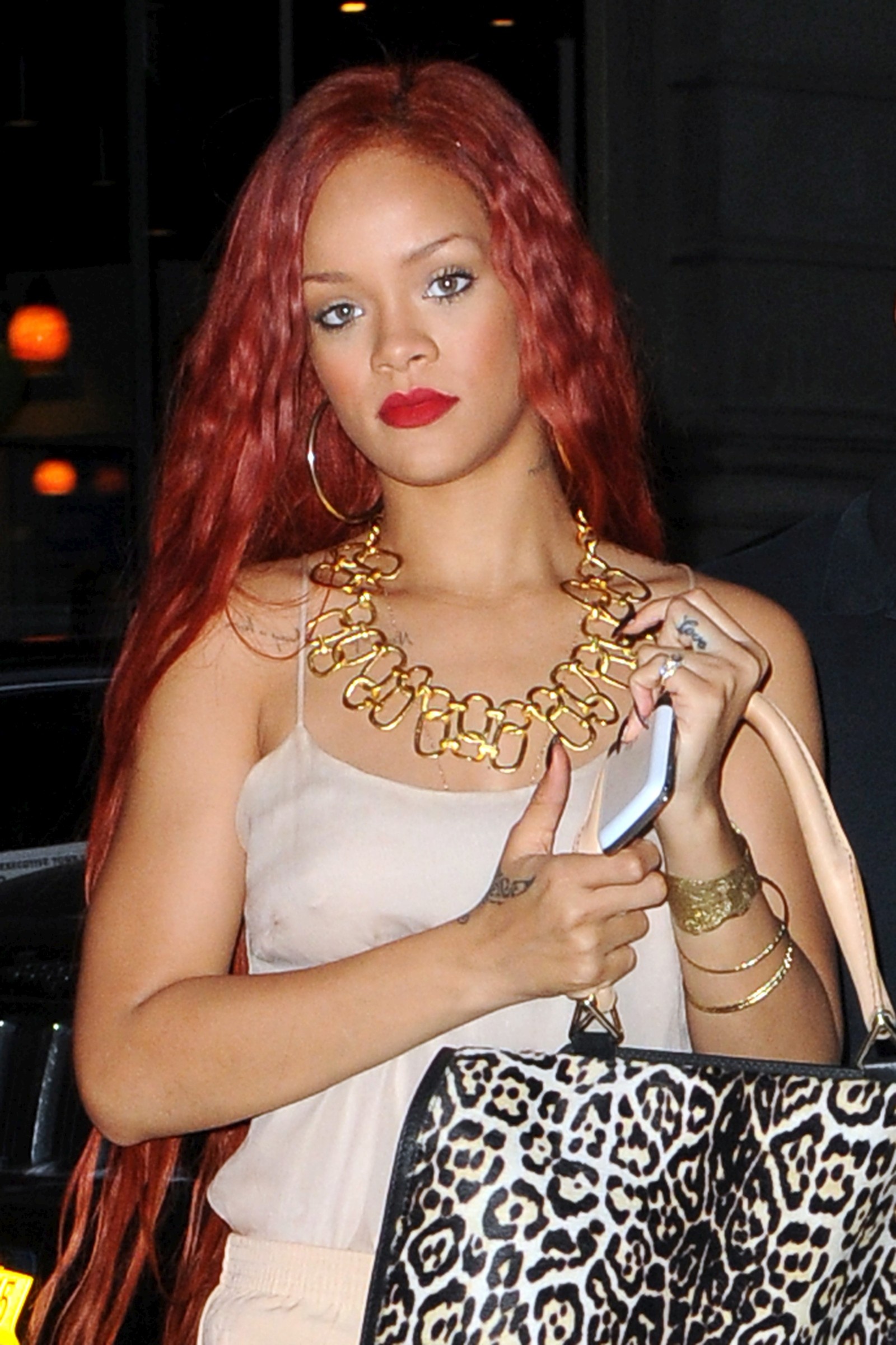 美妆企业家｜蕾哈娜 Rihanna的 美妆品牌Fenty Beauty……|Fenty Beauty|Rihanna|蕾哈娜_新浪新闻