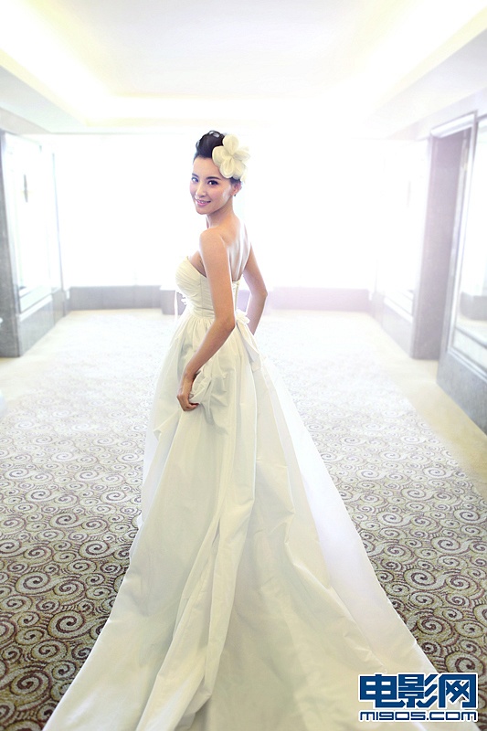 莫小棋唯美演绎 待嫁新娘 彰显十足灵韵