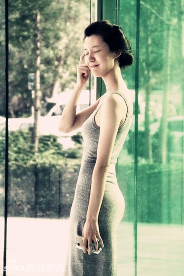车晓素颜拍摄写真诠释细腻内心 彰显大气从容