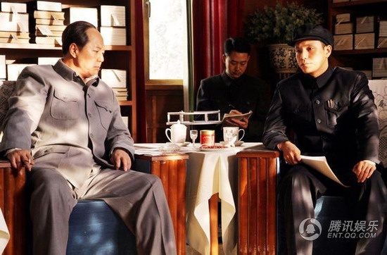 《钱学森》曝剧照 张铁林再演毛泽东翩翩起舞