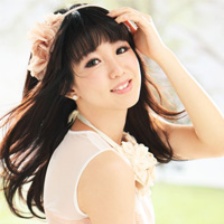 郭书瑶甜美写真显清纯 清新妆容展现田园风格