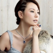 劉心悠白色婚紗拍唯美寫真 恬靜女人袒露心聲