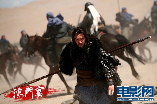 作为项羽的扮演者,冯绍峰在戏中将上演多场精彩绝伦的打戏,其舞动"