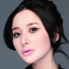 熊乃瑾曝精致妝容寫真 另類雀斑妝展東方芭比風(fēng)