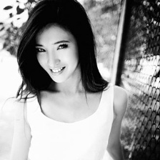 性感辣妈龚蓓苾风情照曝光 身穿白衣清纯动人