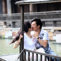 《爱@桐乡》水上婚礼 李东恒、刘庭羽船头热吻