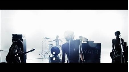 日本摇滚乐团spyair推出新歌 全裸拍摄动感mv_日韩\/其他_电影网_m1905.com